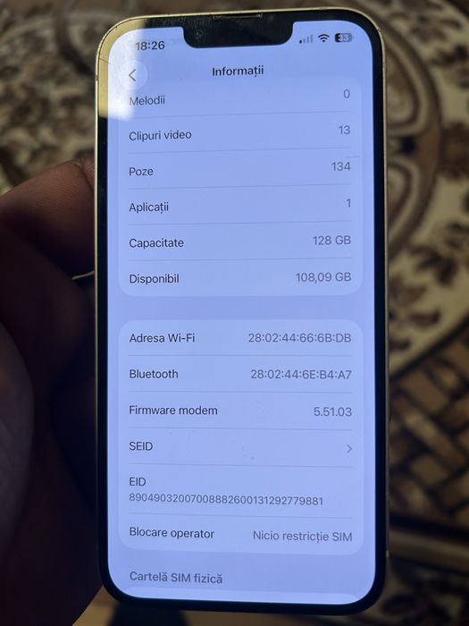Vând iPhone 13  arata bine