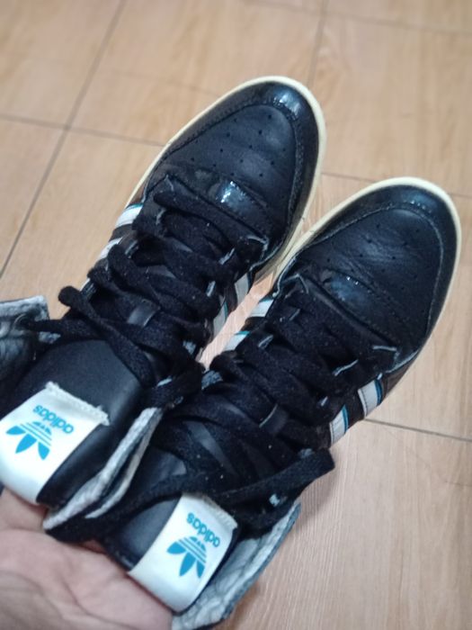 Кроссовки "Adidas", женские