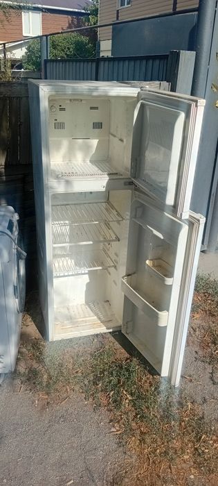 Продам холодильник LG