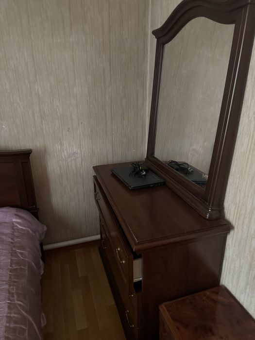 Продается спальный гарнитур