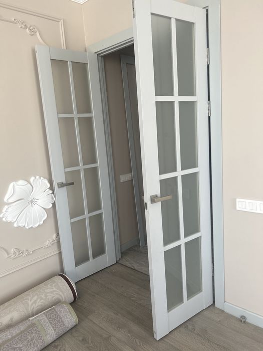 Продам двери и плинтусы