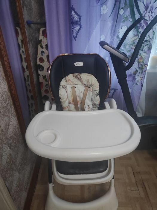 Стульчик для кормления в хорошем состоянии