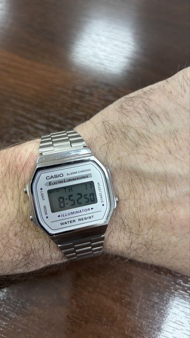 Продам часы винтажные Casio A168