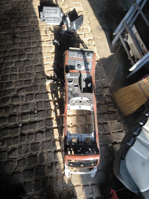 Средна конзола Audi A8 D4