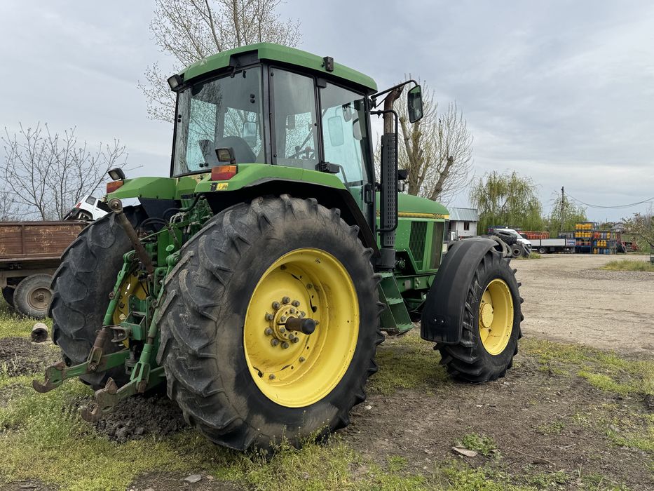 Tractor John Deere 7600