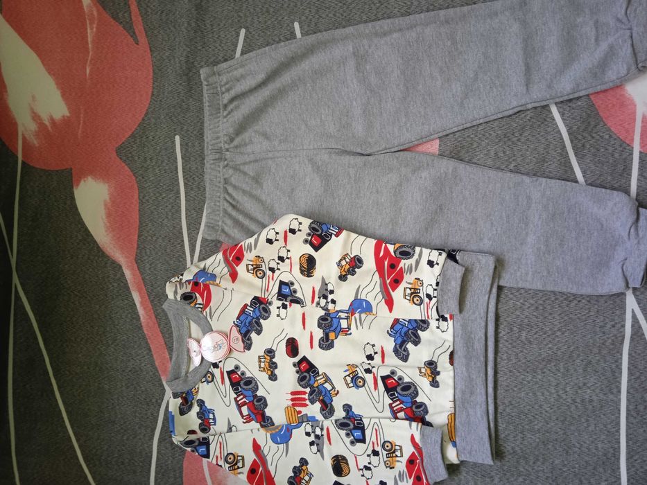 Детски дрешки за момченце 86- 92см., Нови пижамки 98 см.