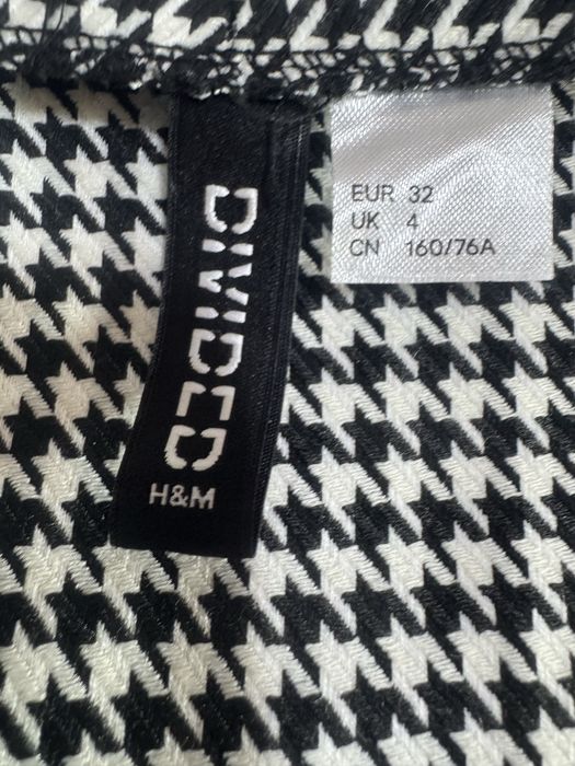 H&M рокля в шанел  десен