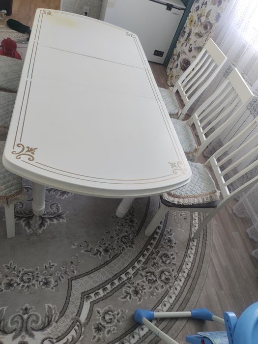 Продам Стол и стулья 2 метра 6 стульев