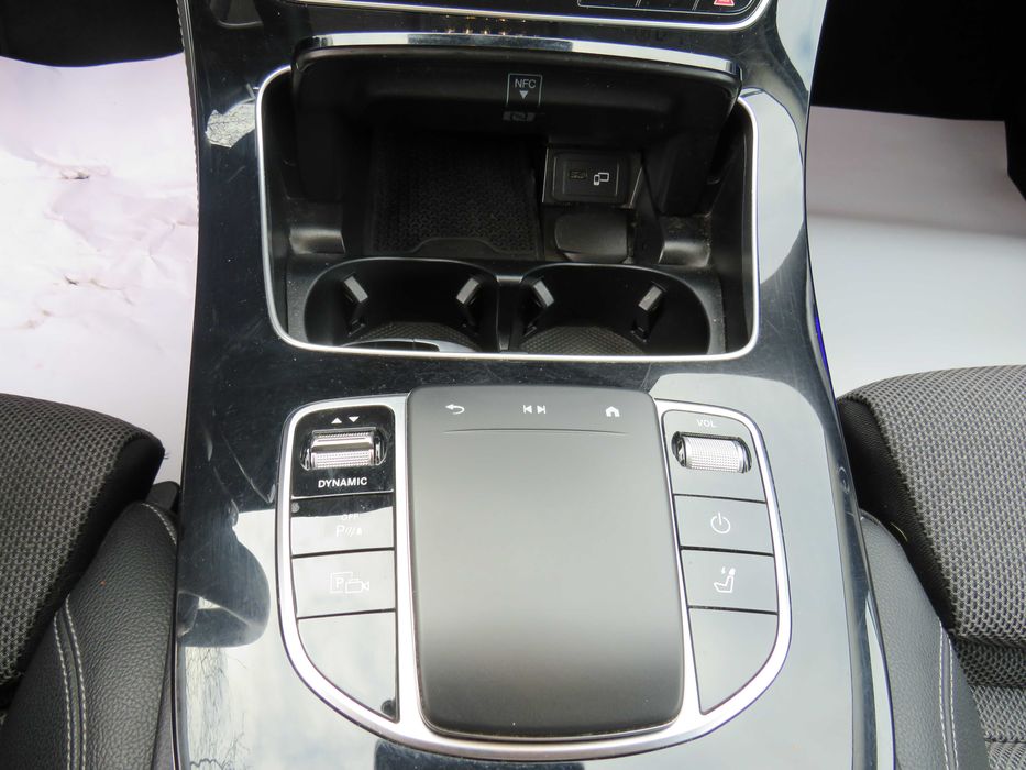 Mercedes-Benz E300DE 4x4 Hybrid 2022
