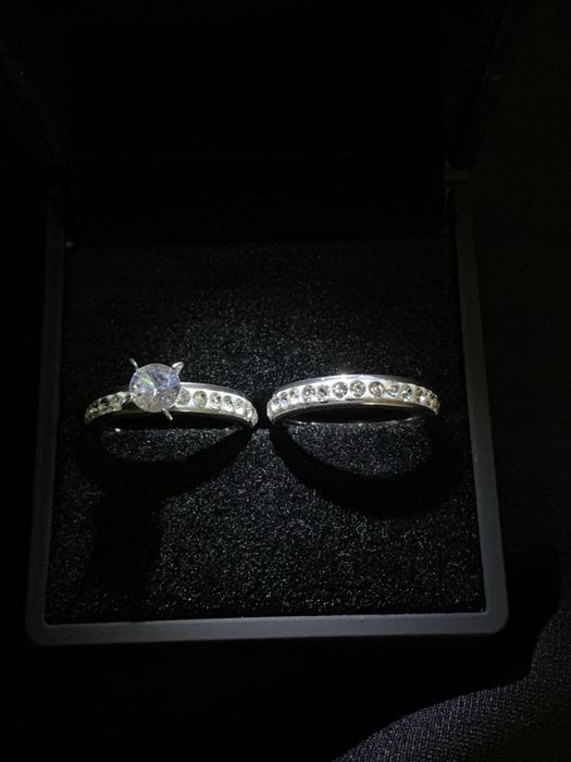 Кольцо комплект,футляр в подарок