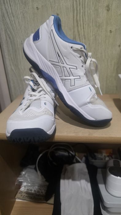 Продам кроссовки ASICS