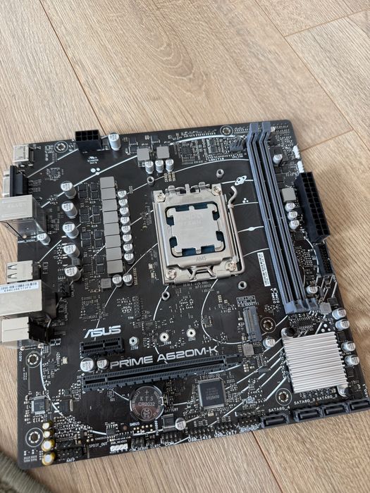 Kit Gaming AMD AM5: Ryzen 5 8400F + Placă de bază ASUS PRIME A620M-K (DDR5)