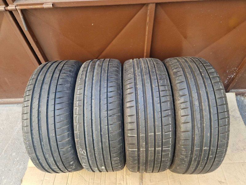 4 Michelin R19 225/45
летни гуми 
DOT4218