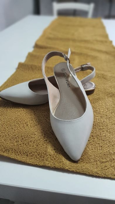 Balerini albi marimea 37