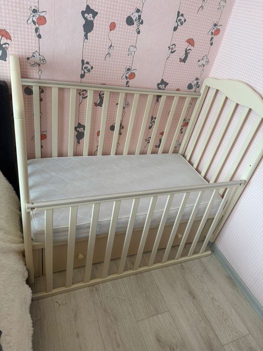Продам детскую кроватку