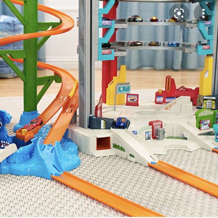 Легендарный гараж Хотвилс