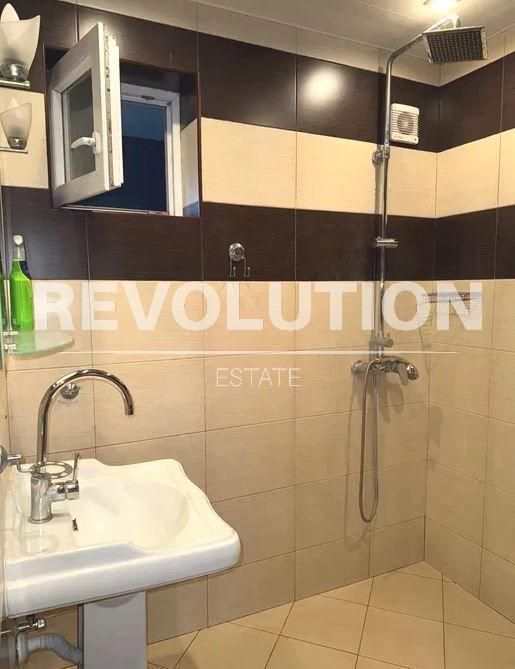 Дава се под наем Тристаен апартамент в Варна, Младост 1 - 120 кв.м за 720 € - Снимка #7