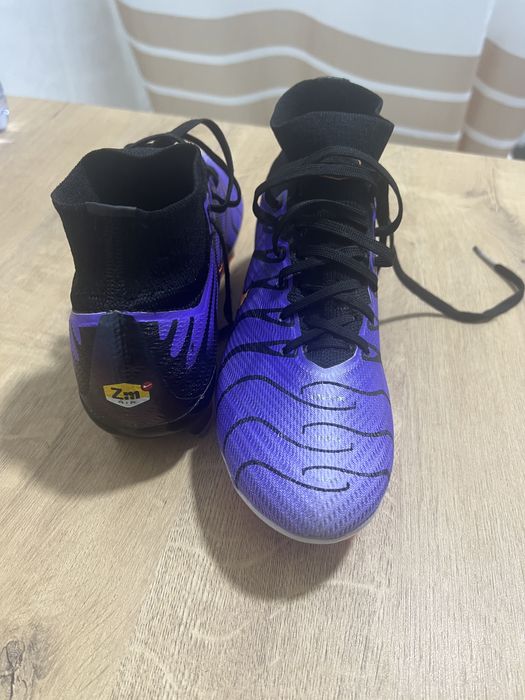 Бутсы футбольные