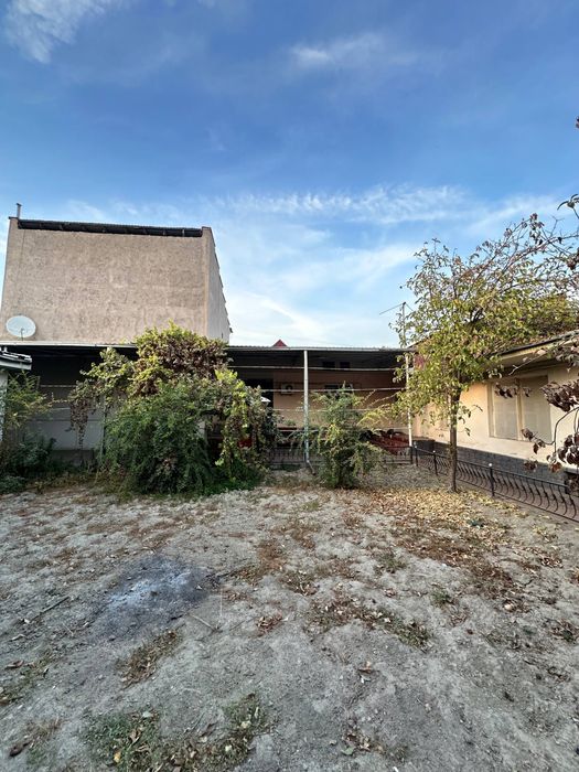 Uy sotiladi 4 sotix xonabod jokey choyxona