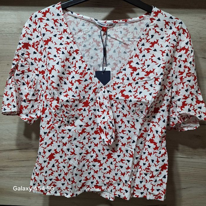 Haine damă, Calvin Klein si Tommy Jeans