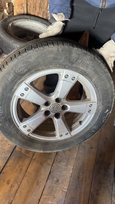 Продам летние шины Michelin с дисками R18