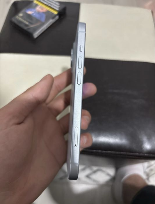 Vand iphone 15 pentru piese recarosare