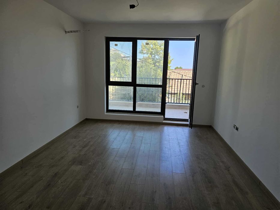 Продава се Тристаен апартамент в Варна, Бриз - 83 кв.м за 1352 €/кв.м - Снимка #4