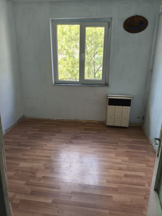 Vând o camera camin