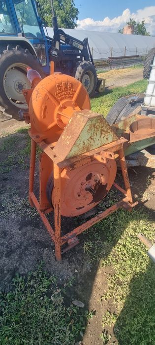 Moara la cardan  pompa de irigat la cardan