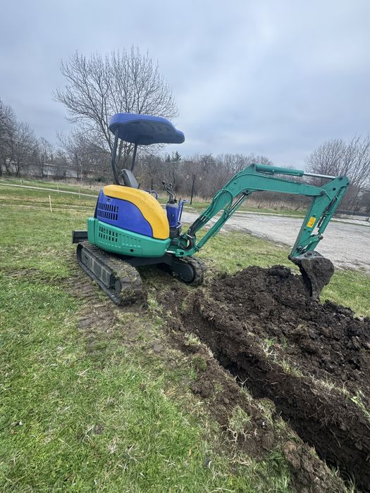 Изкопни дейности с мини багер и самосвал