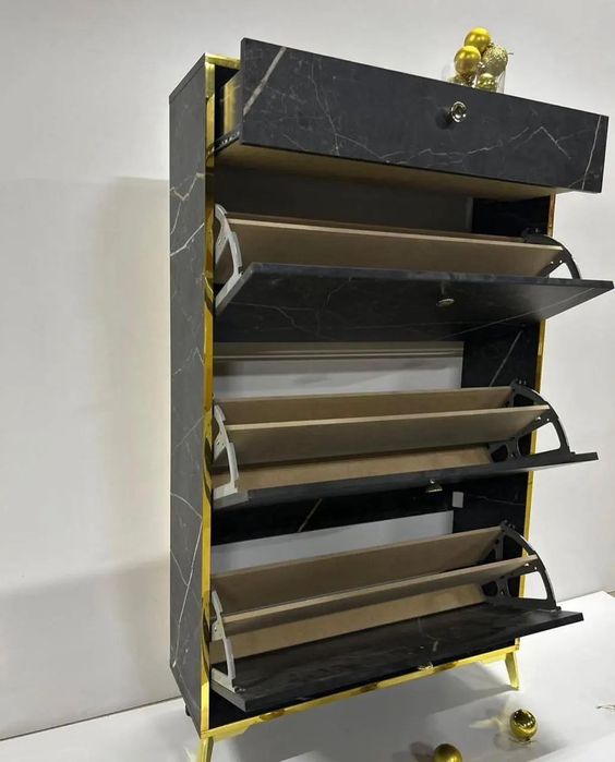 Obuvnitsa. Обувнитса