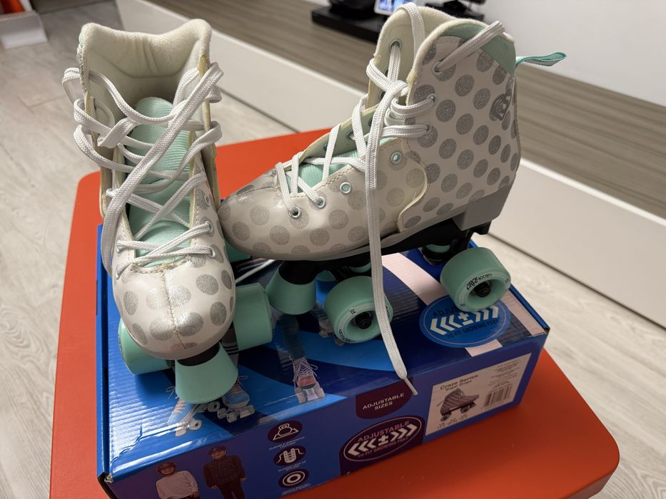 Role decatlon ca noi 32-34 si patine cu rotile Noi la cutie 29-34