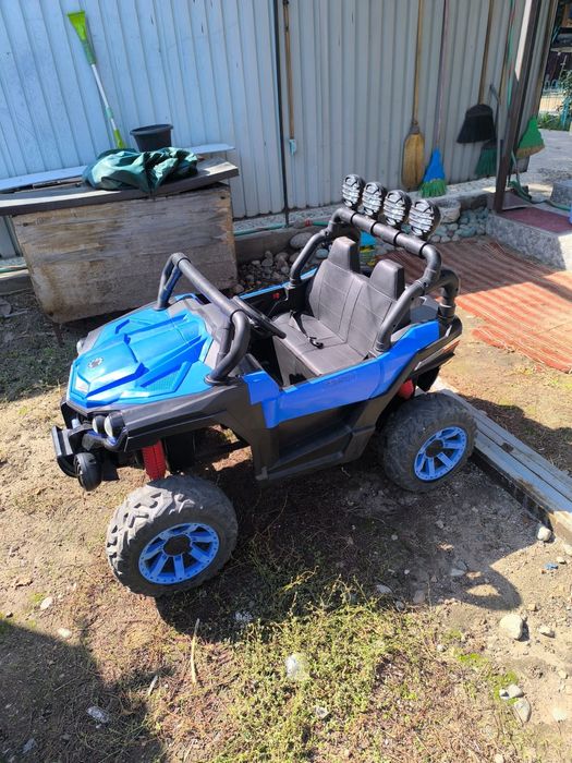 Детский автомобиль