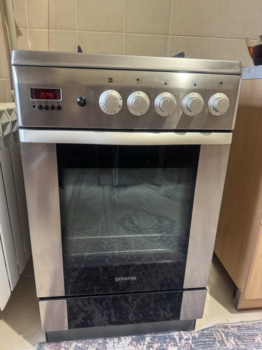 Плита газовая , почти новая