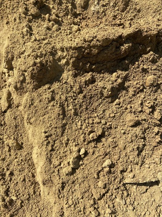 Pamant negru vegetal / Pamant galben nisipos