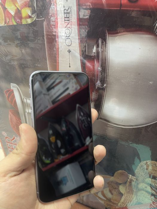 Продам 11 айфон 128г