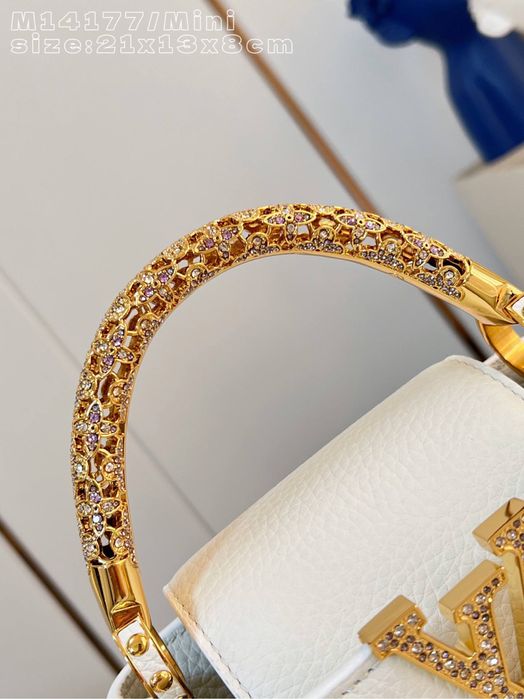 Geanta Louis Vuitton Capucines BB