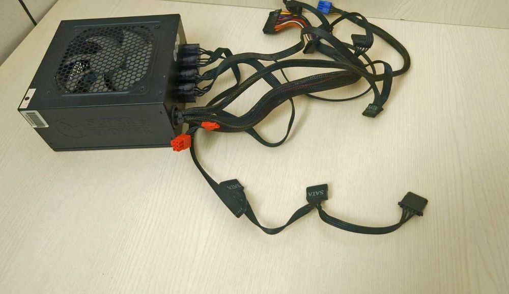 Sursa PC Super Flower 550W