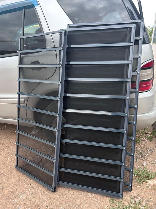 Москитные сетки решетки Ремонт пластиковых окон и дверей