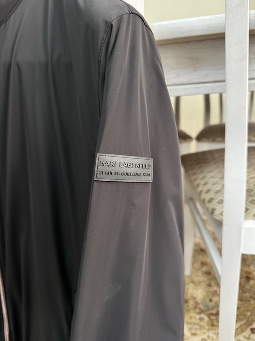 Продам куртку, ветровку Karllagerfeld