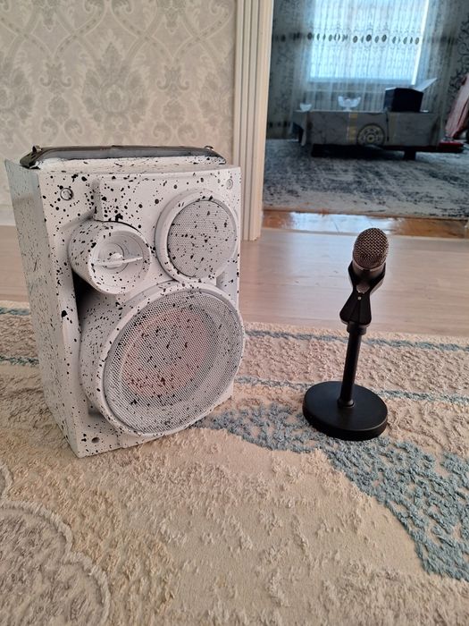 Продается колонка с блютозным микрофоном