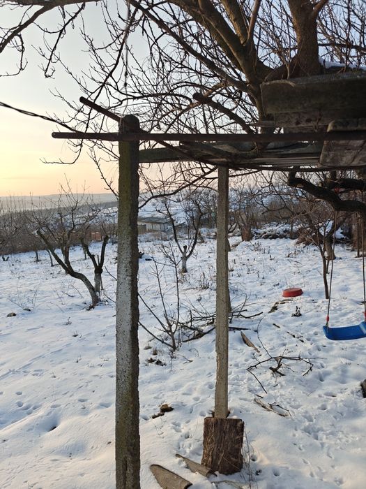 Vand teren intravilan cu casa pe teren  2253mp