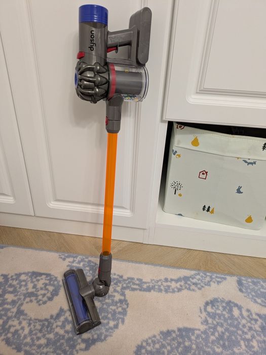 Aspirator de jucarie Dyson