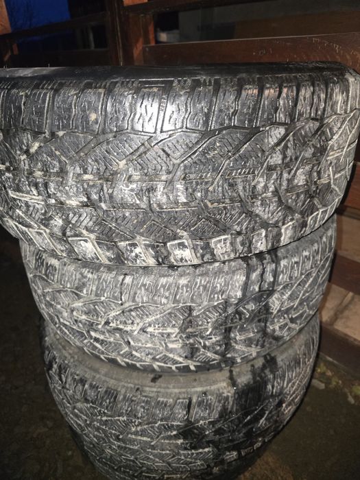 Anvelope de iarna 225/50/17