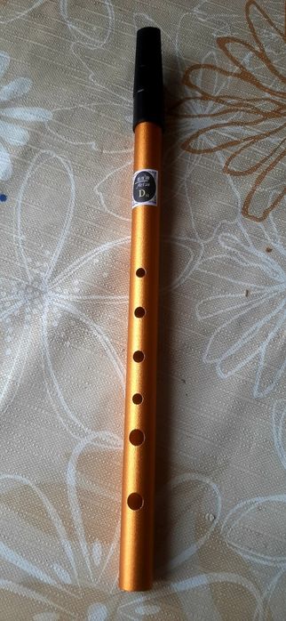 Ирландска флейта в До и Ре мажор и една китайска флейта