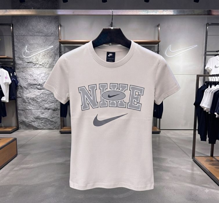 *Nike* Дамска тениска