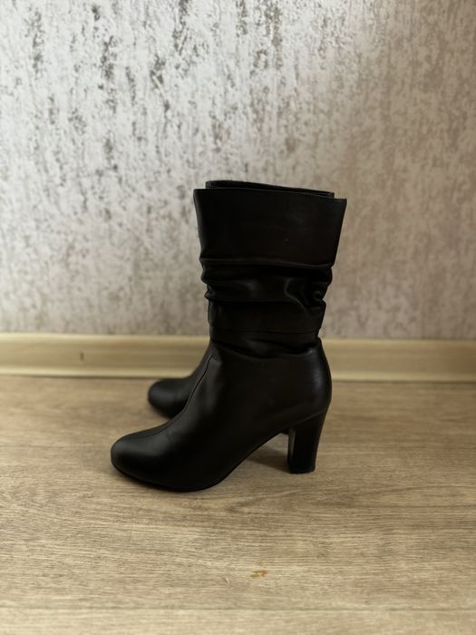 Продам женские сапоги!