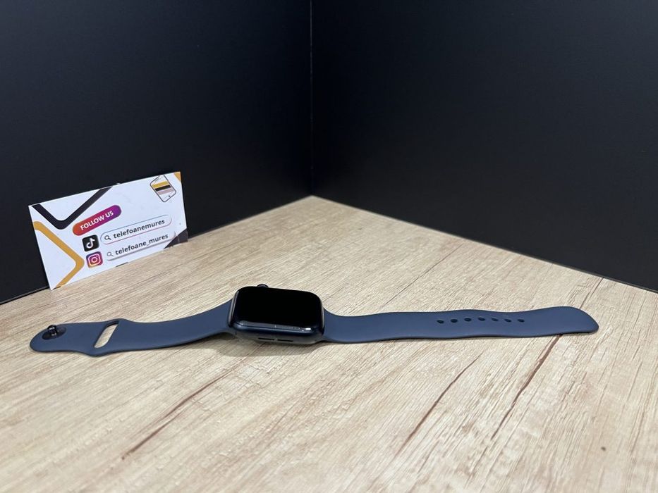 Apple Watch SE3 44mm Midnight Black Midnight Sport Band Second-Hand 2