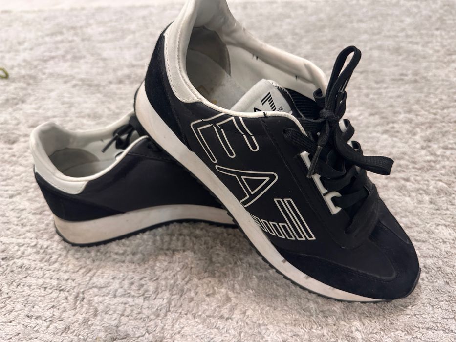 Emporio Armani EA7.
EA7 Runner / Retro Runner