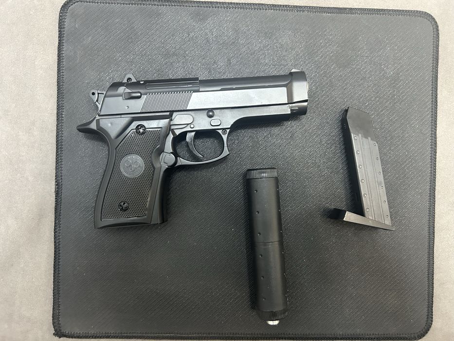 Пистолет игрушка